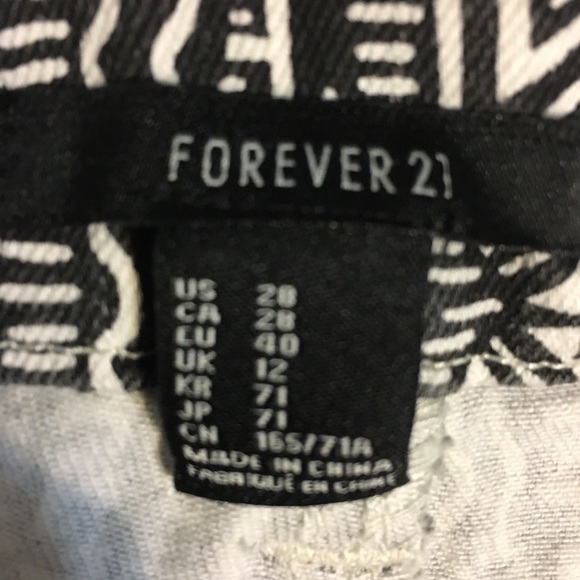Forever 21 Size 28 Black White Aztec Stretch Jean - Picture 5 of 7